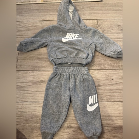 NIKE | Toddler Gray Sweatpants Relaxed Fit Joggers - Picture 1 of 3